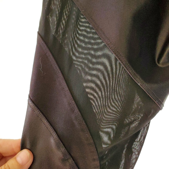 Koral/ Mesh and Luster Leggings - Picture 4 of 9